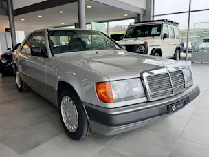 Mercedes-Benz 230