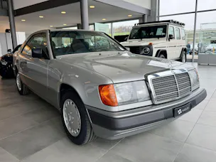 Mercedes-Benz 230