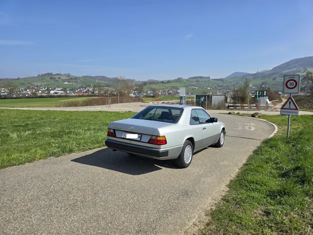 Mercedes-Benz 230