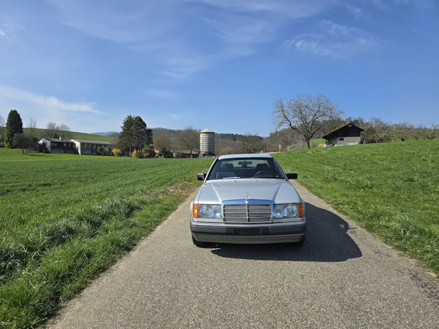 Mercedes-Benz 230