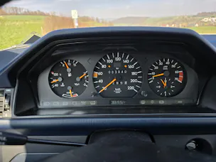 Mercedes-Benz 230