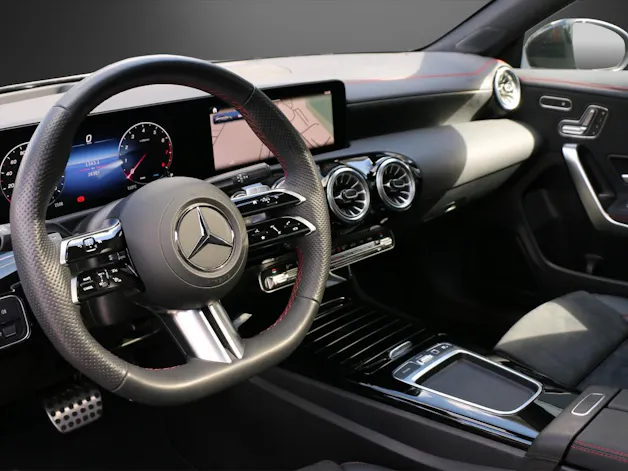 Mercedes-Benz CLA SB 180 7G-DCT