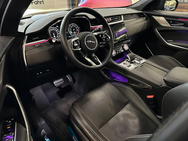 Jaguar F-Pace 2.0 PHEV 404 R-Dynamic SE AWD