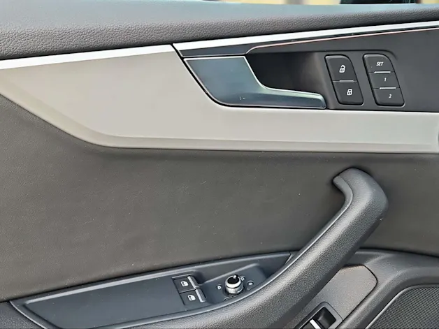 Audi A5 Coupé 40 TDI Design quattro S-tronic Mythosschwarz Metallic