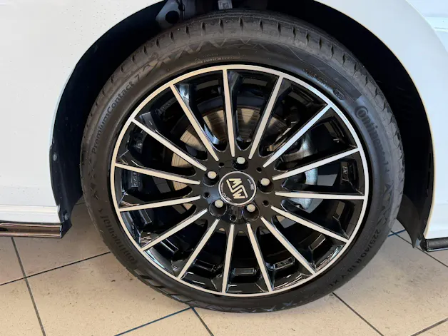 VW Golf Variant 1.5 eTSI mHEV R-Line
