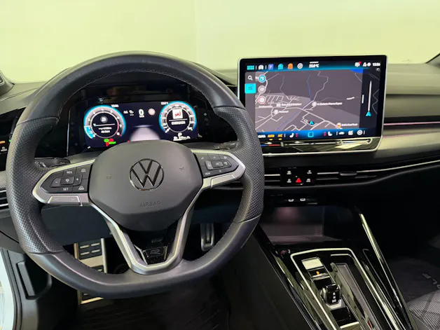 VW Golf Variant 1.5 eTSI mHEV R-Line