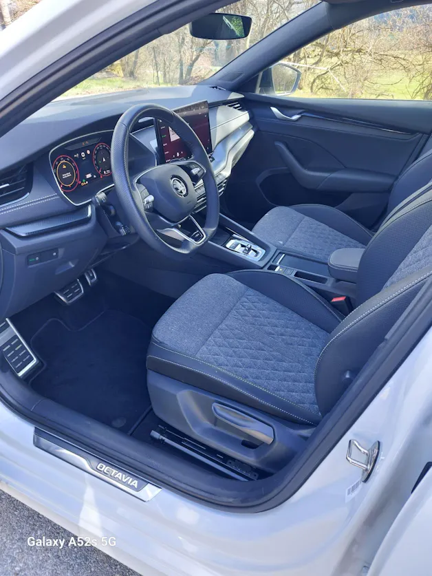 Škoda Octavia Combi 1.5 TSI mHEV DSG Sport Line