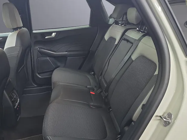 Ford Kuga 2.5 Hybrid Sound Edition