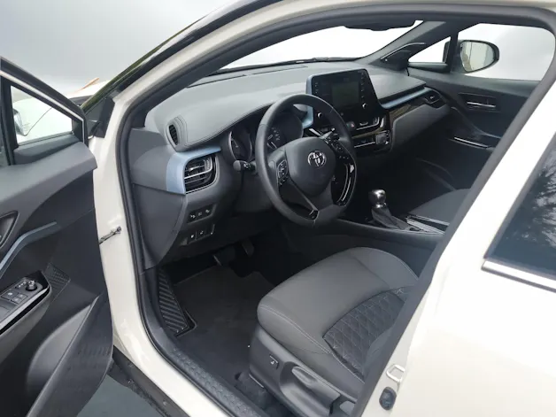 Toyota C-HR 1.8 VVTi HSD Trend