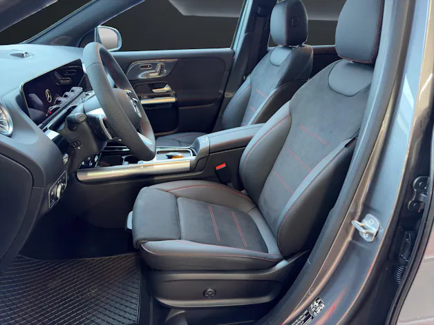 Mercedes-Benz GLA 250 Swiss Star AMG Line 4matic