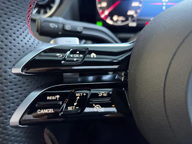 Mercedes-Benz GLA 250 Swiss Star AMG Line 4matic