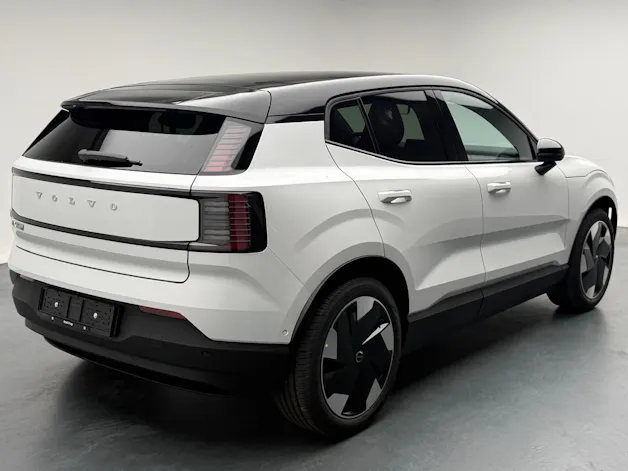 VOLVO EX30 P8 Ultra AWD