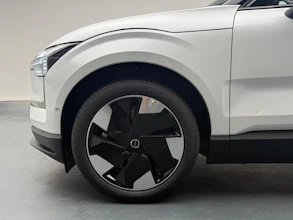 https://vehicle.imgix.net/4257459/dd1b5e22-3273-4f61-b866-8cd7557b3783.jpeg