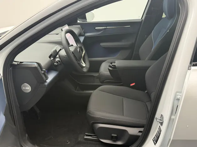 VOLVO EX30 P8 Ultra AWD