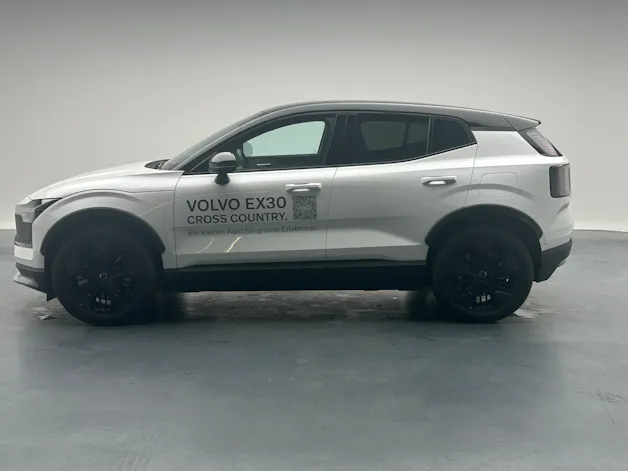 VOLVO EX30 CC P8 Ultra AWD
