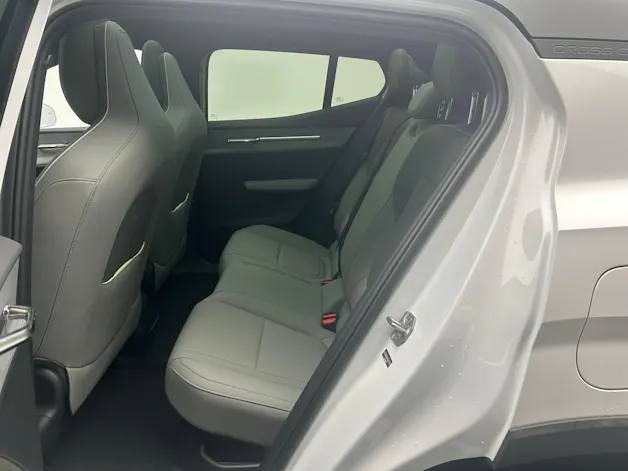 VOLVO EX30 CC P8 Ultra AWD