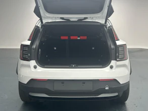 https://vehicle.imgix.net/4257484/7922f586-e948-411b-b5a8-b3e0c4c5f371.jpeg