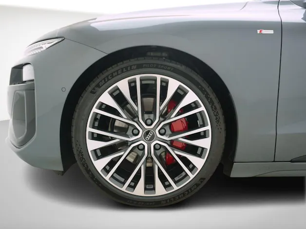 Audi A6 e-tron Avant quattro S line