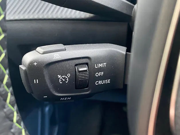 Peugeot 208 1.2 Hybrid 145 GT
