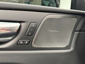 Fahrzeugbild VOLVO XC60 2.0 T6 TE Ultra Dark eAWD