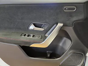 MERCEDES-BENZ A 200 AMG Line