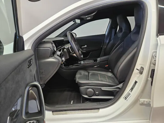 MERCEDES-BENZ A 200 AMG Line