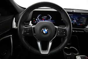 Fahrzeugbild BMW X1 18i sDrive