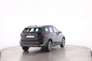 Fahrzeugbild BMW X1 18i sDrive