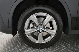 https://vehicle.imgix.net/4257790/e44a02d9-0c59-4255-ae56-4f63d760d968.jpg