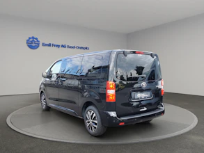 https://vehicle.imgix.net/4257861/9d91209c-3c54-4f05-9e47-ad4d86f2cf36.jpg