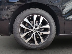 https://vehicle.imgix.net/4257861/f1b80ba6-f2f8-4443-a195-024f96673f7a.jpg