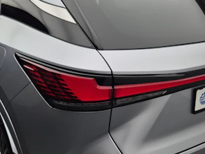 https://vehicle.imgix.net/4257918/4c08853b-53da-4dbd-b856-6ea44b9b80ba.jpg