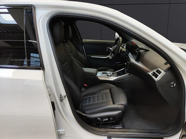 BMW 320d xDrive Attraktiven Leasingzinssatz ab 1,9 % bei Abschluss einer BMW Fahrzeugversicherung.