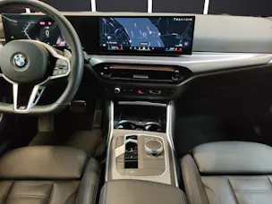 BMW 320d xDrive Attraktiven Leasingzinssatz ab 1,9 % bei Abschluss einer BMW Fahrzeugversicherung.