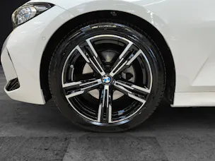 BMW 320d xDrive Attraktiven Leasingzinssatz ab 1,9 % bei Abschluss einer BMW Fahrzeugversicherung.