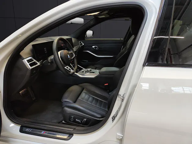 BMW 320d xDrive Attraktiven Leasingzinssatz ab 1,9 % bei Abschluss einer BMW Fahrzeugversicherung.