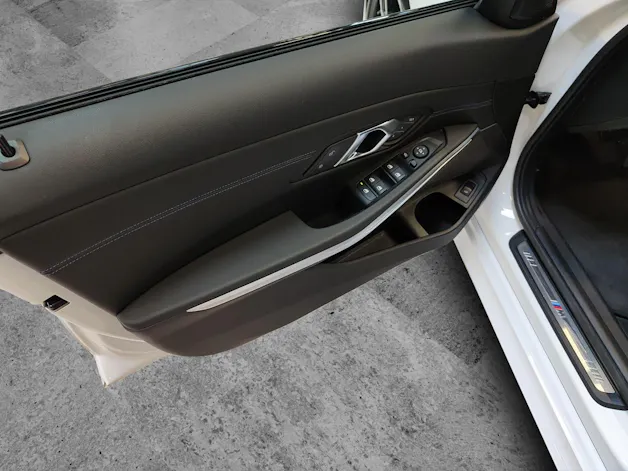 BMW 320d xDrive Attraktiven Leasingzinssatz ab 1,9 % bei Abschluss einer BMW Fahrzeugversicherung.