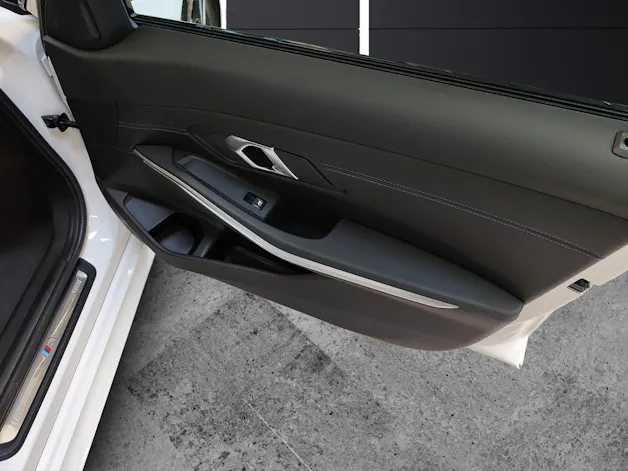 BMW 320d xDrive Attraktiven Leasingzinssatz ab 1,9 % bei Abschluss einer BMW Fahrzeugversicherung.