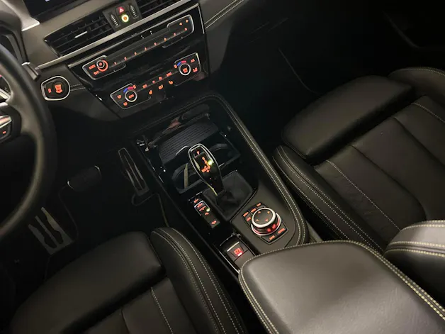 BMW X2 20i xDrive EDITION GOLDPLAY