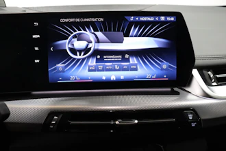 https://vehicle.imgix.net/4258031/dd1a072a-f1d0-4d74-ad5a-4038a1504807.JPG