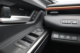 https://vehicle.imgix.net/4258150/9b027952-6ded-422b-82b7-6664eba37573.JPG