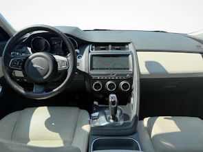 Fahrzeugbild JAGUAR E-Pace 2.0 T 200 SE AWD