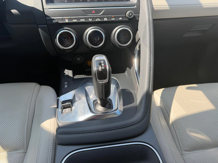 Fahrzeugbild JAGUAR E-PACE