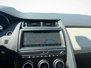 https://vehicle.imgix.net/4258162/8cd58f9b-ac6a-4db7-a232-59b3a5c8f3ef.jpg