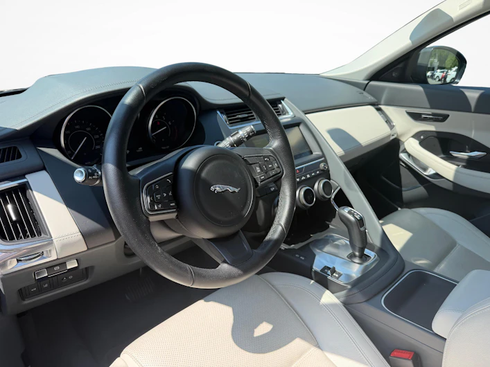 Fahrzeugbild JAGUAR E-PACE