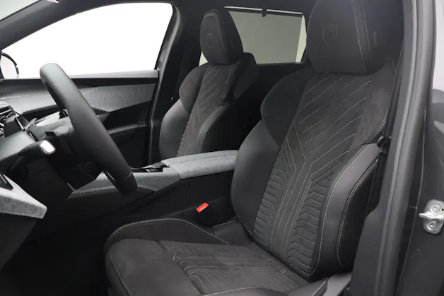 PEUGEOT 5008 e-GT AWD