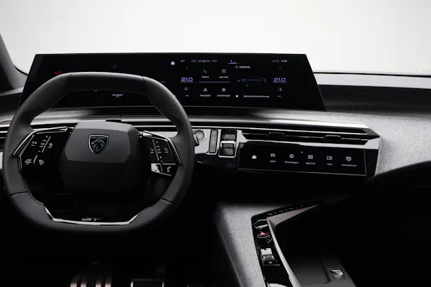 PEUGEOT 5008 e-GT AWD
