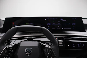 Fahrzeugbild PEUGEOT 5008 e-GT AWD