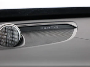 https://vehicle.imgix.net/4258228/709f69dc-12cb-4bcd-80e6-cc83a8868829.jpg
