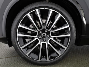 https://vehicle.imgix.net/4258228/ae18a633-da2c-431f-9e68-dcb45b10ad83.jpg